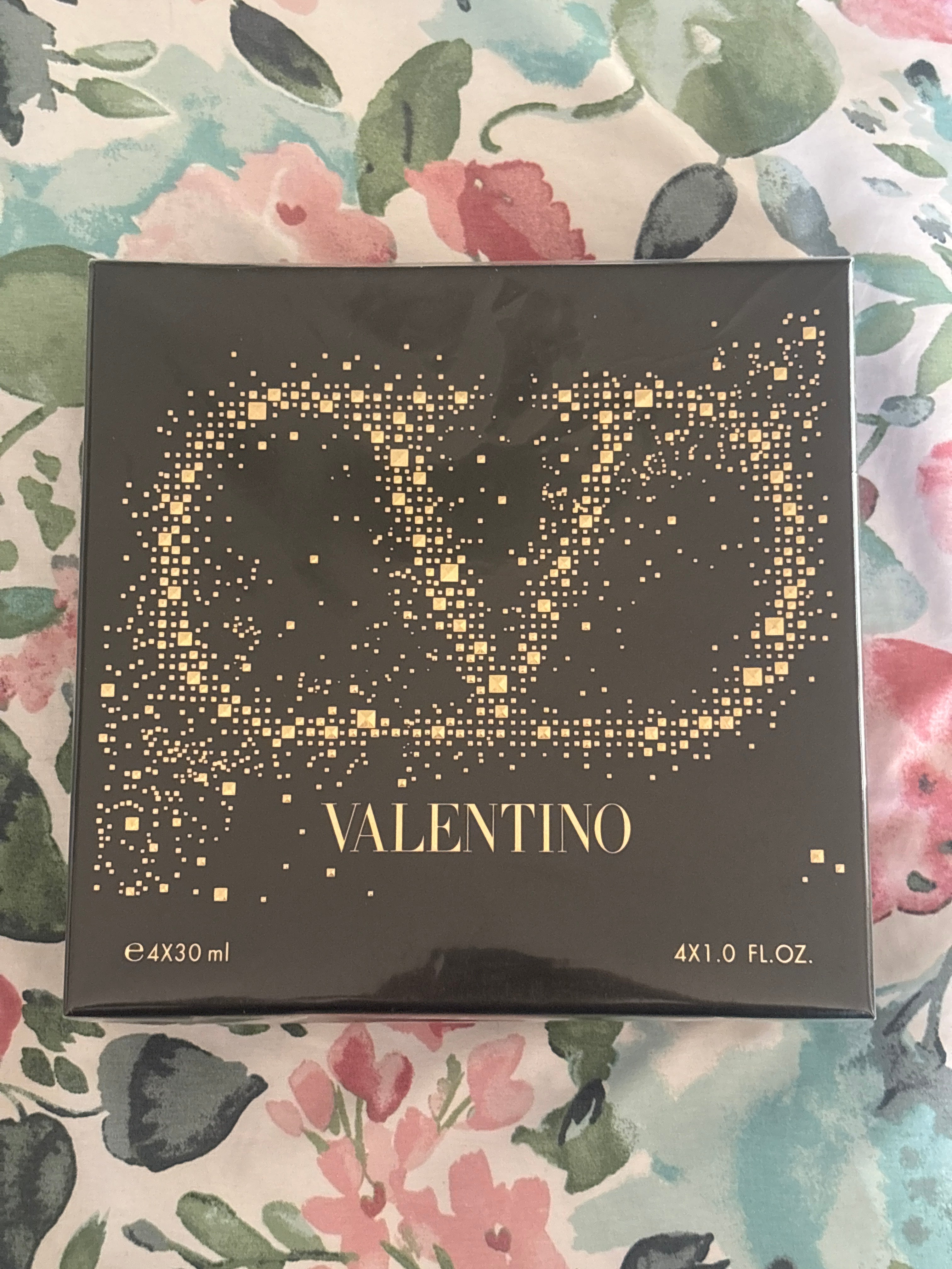 Valentino Born In Roma perfume set