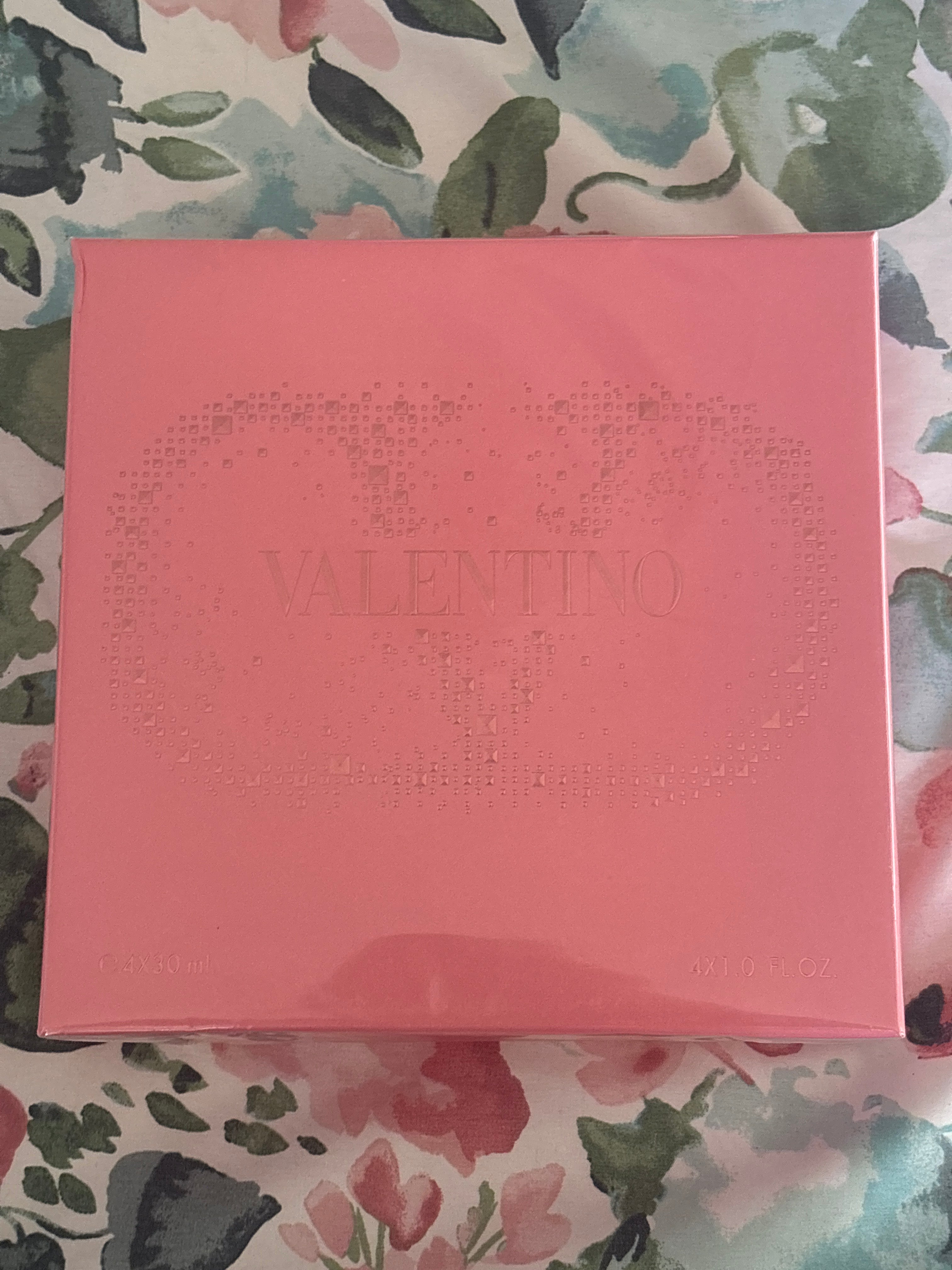 Valentino Born In Roma perfume set
